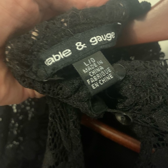 Cable & Guage Lacey black blouse - Picture 2 of 5